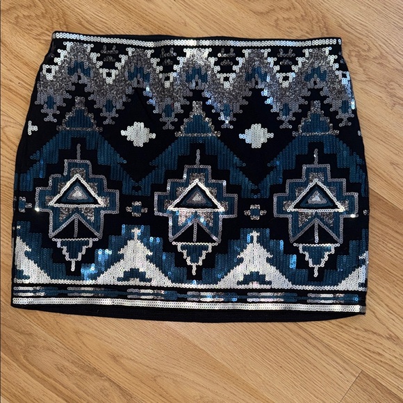 Express Dresses & Skirts - Express Sequin Geometric Mini Skirt Black Silver Size XS Maximalism